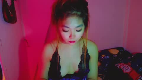 Snapshot of princesscutiexx chatting on 12/05/24, 02:53 Hello everyone this is your beloved Athena again I present the most comfortable and kind room I accept everyone with kindness online show from 12/05/24, 02:53
