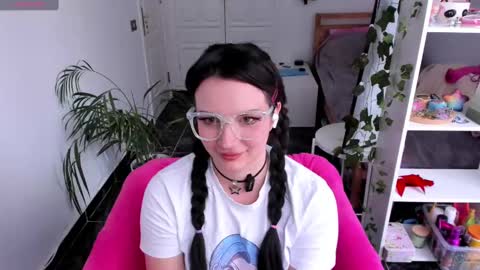Snapshot of princessfoxyx chatting on 01/29/25, 04:30 Princess Foxy online show from 01/29/25, 04:30