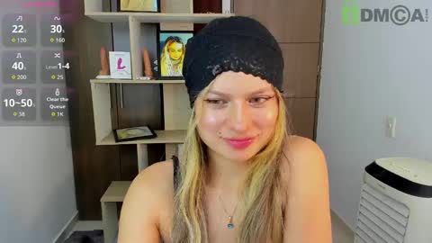 princessmariana25 online show from 10/14/25, 07:25