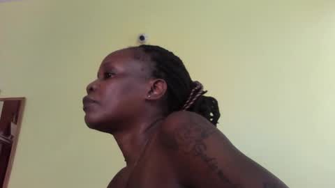 Snapshot of princessmiles2 chatting on 02/15/25, 11:06 phelly online show from 02/15/25, 11:06