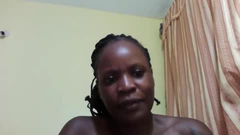 Snapshot of princessmiles2 chatting on 02/24/25, 07:52 phelly online show from 02/24/25, 07:52