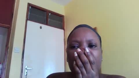 Snapshot of princessmiles2 chatting on 02/27/25, 08:06 phelly online show from 02/27/25, 08:06