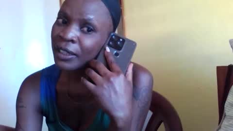 Snapshot of princessmiles2 chatting on 02/28/25, 02:20 phelly online show from 02/28/25, 02:20