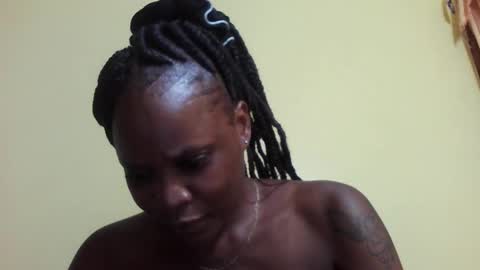 Snapshot of princessmiles2 chatting on 03/06/25, 04:38 phelly online show from 03/06/25, 04:38