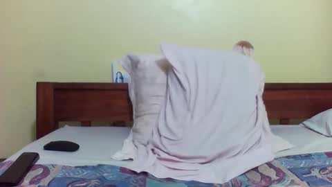 Snapshot of princessmiles2 chatting on 10/03/25, 06:38 phelly online show from 10/03/25, 06:38