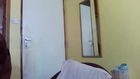 Snapshot of princessmiles2 chatting on 10/05/25, 05:50 phelly online show from 10/05/25, 05:50