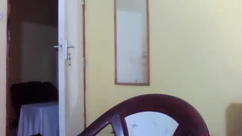 Snapshot of princessmiles2 chatting on 11/09/25, 02:48 phelly online show from 11/09/25, 02:48