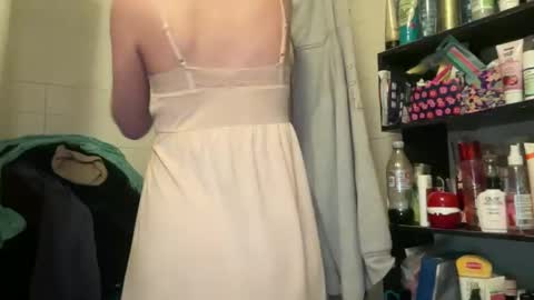 Snapshot of princessoftenis44 chatting on 02/20/25, 06:35 princessoftenis44 online show from 02/20/25, 06:35