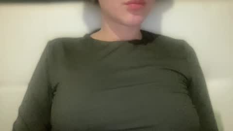 Snapshot of princesss99495055 chatting on 09/21/25, 06:20 PureLust Couple online show from 09/21/25, 06:20