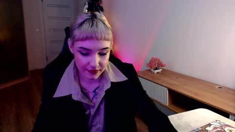 18 y.o online show from 02/13/25, 12:54