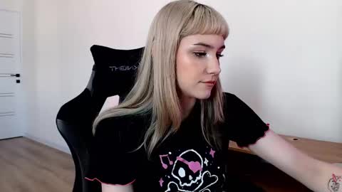 18 y.o online show from 02/21/25, 12:39