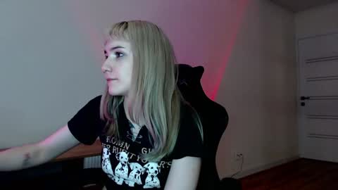 18 y.o online show from 02/26/25, 01:00