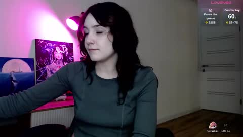 18 y.o online show from 11/18/25, 02:32