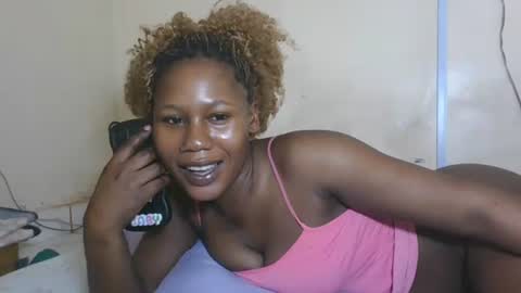 Snapshot of princesssweetass2 chatting on 10/02/25, 06:20 FENNY online show from 10/02/25, 06:20