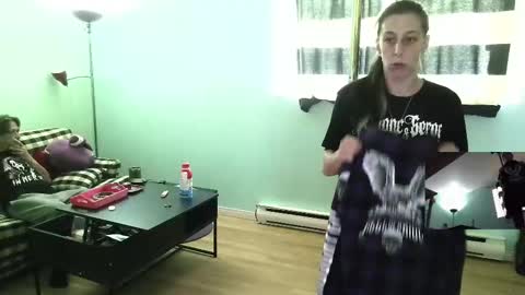 Snapshot of princesstyff chatting on 09/19/25, 03:56 Tyff et Blast online show from 09/19/25, 03:56