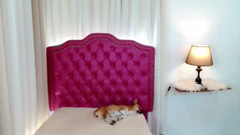 princessyanzy1 online show from 03/28/26, 02:55