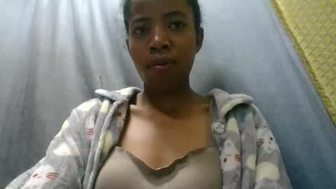 Snapshot of prisca880319 chatting on 05/30/26, 08:00 prisca880319 online show from 05/30/26, 08:00