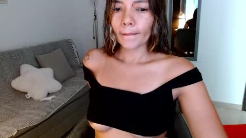 Snapshot of priscila_black chatting on 05/27/26, 05:54 Marcela online show from 05/27/26, 05:54