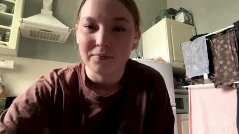 Mia online show from 03/24/26, 11:04