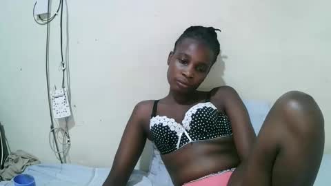 pritty_amber online show from 04/19/26, 08:13