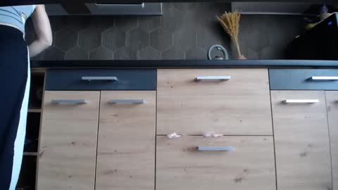 Space online show from 04/24/26, 06:49