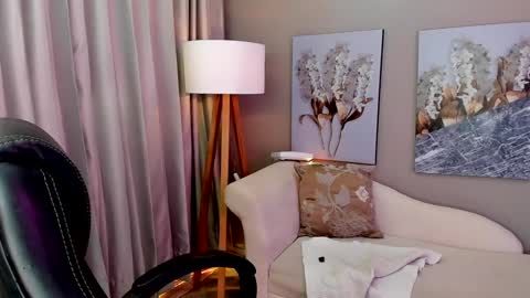 Priya Rose online show from 12/17/24, 06:31