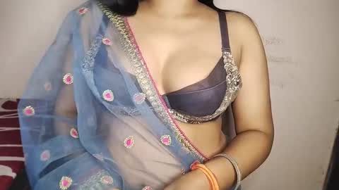 priyu_ online show from 11/19/25, 04:51