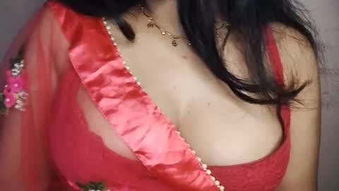 priyu_ online show from 12/19/25, 04:58