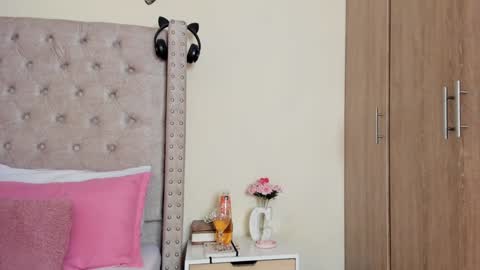 Snapshot of profanared chatting on 12/12/24, 12:38 Profana Red online show from 12/12/24, 12:38