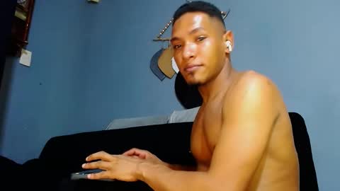 Snapshot of prometo23cm chatting on 02/12/25, 12:44 Grande y Gruesa online show from 02/12/25, 12:44