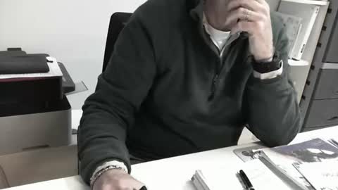 mature hairy guy online show from 11/11/25, 06:08