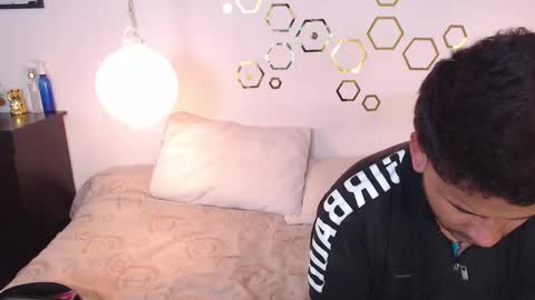 Snapshot of provincute chatting on 10/28/25, 01:42 Adris Juan online show from 10/28/25, 01:42