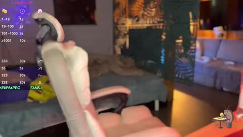 Snapshot of ps6pro chatting on 10/30/25, 02:13 Queen of Pain online show from 10/30/25, 02:13