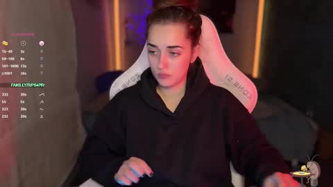 Snapshot of ps6pro chatting on 11/11/25, 08:36 Queen of Pain online show from 11/11/25, 08:36