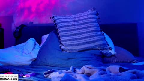 Snapshot of psilocipher chatting on 09/10/25, 03:50 Sk8wave online show from 09/10/25, 03:50