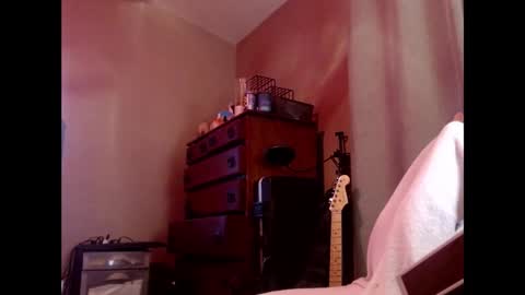 Snapshot of psilocipher chatting on 11/13/25, 09:52 Sk8wave online show from 11/13/25, 09:52