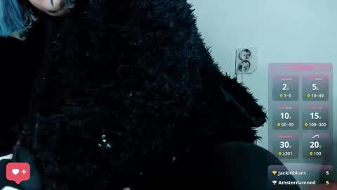 Snapshot of psychobitch69 chatting on 12/16/25, 09:53 OlivePsy online show from 12/16/25, 09:53