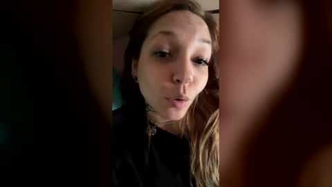 LUCY -----    online show from 05/05/26, 10:23