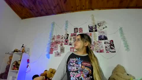 Snapshot of pucaa_ chatting on 04/05/26, 02:31 Emma Rico model indep online show from 04/05/26, 02:31