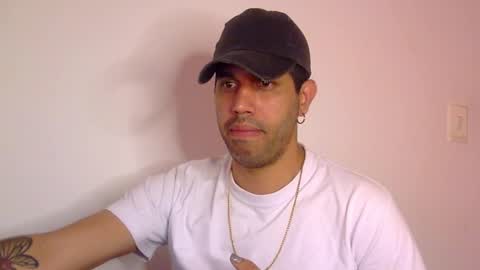 Snapshot of puch16 chatting on 01/28/25, 01:29 Diego online show from 01/28/25, 01:29