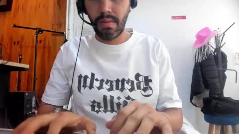Snapshot of puch16 chatting on 03/01/25, 05:05 Diego online show from 03/01/25, 05:05