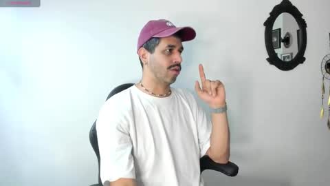 Snapshot of puch16 chatting on 09/22/25, 03:47 Diego online show from 09/22/25, 03:47