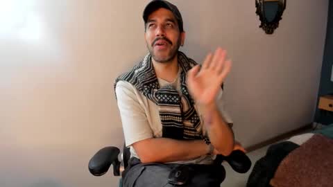 Snapshot of puch16 chatting on 02/09/26, 03:49 Diego online show from 02/09/26, 03:49