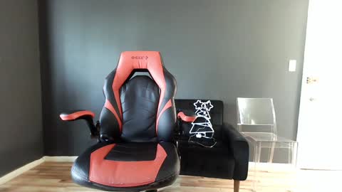 Snapshot of puddinforlife chatting on 01/03/25, 03:12 Krystle online show from 01/03/25, 03:12