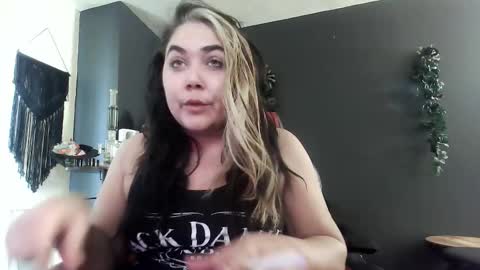 Snapshot of puddinforlife chatting on 12/05/25, 02:36 Krystle online show from 12/05/25, 02:36