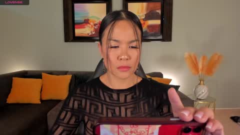 Pui Yee  online show from 01/06/25, 12:02