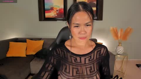 Pui Yee  online show from 01/06/25, 06:10