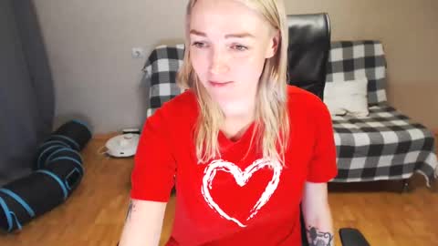 Polly online show from 02/25/25, 06:09