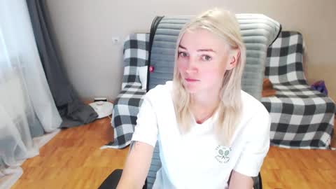 Polly online show from 09/15/25, 12:38