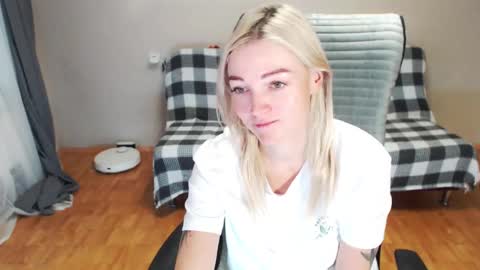 Polly online show from 11/26/25, 04:57